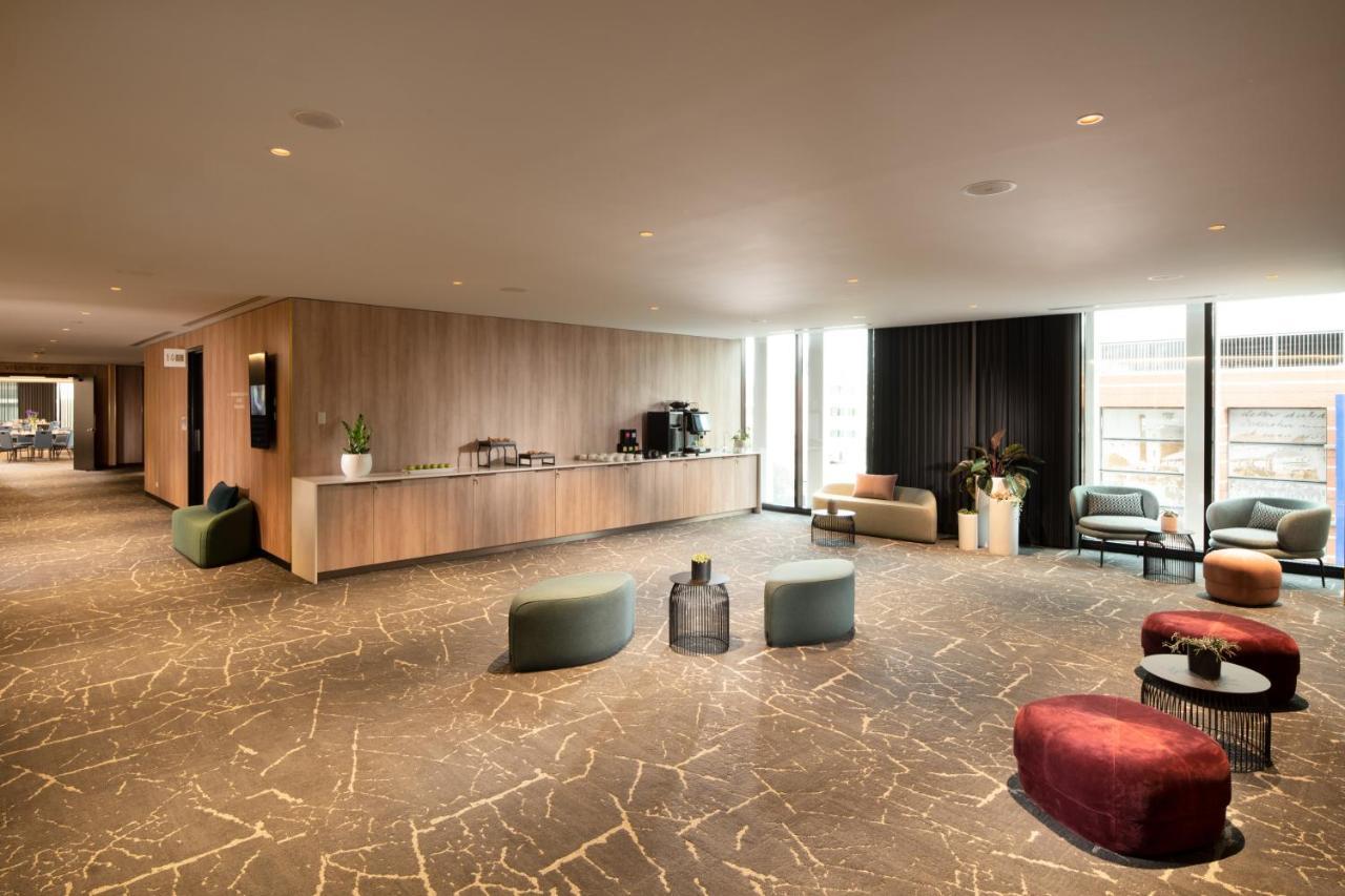 Crowne Plaza Adelaide, an IHG Hotel Exterior foto