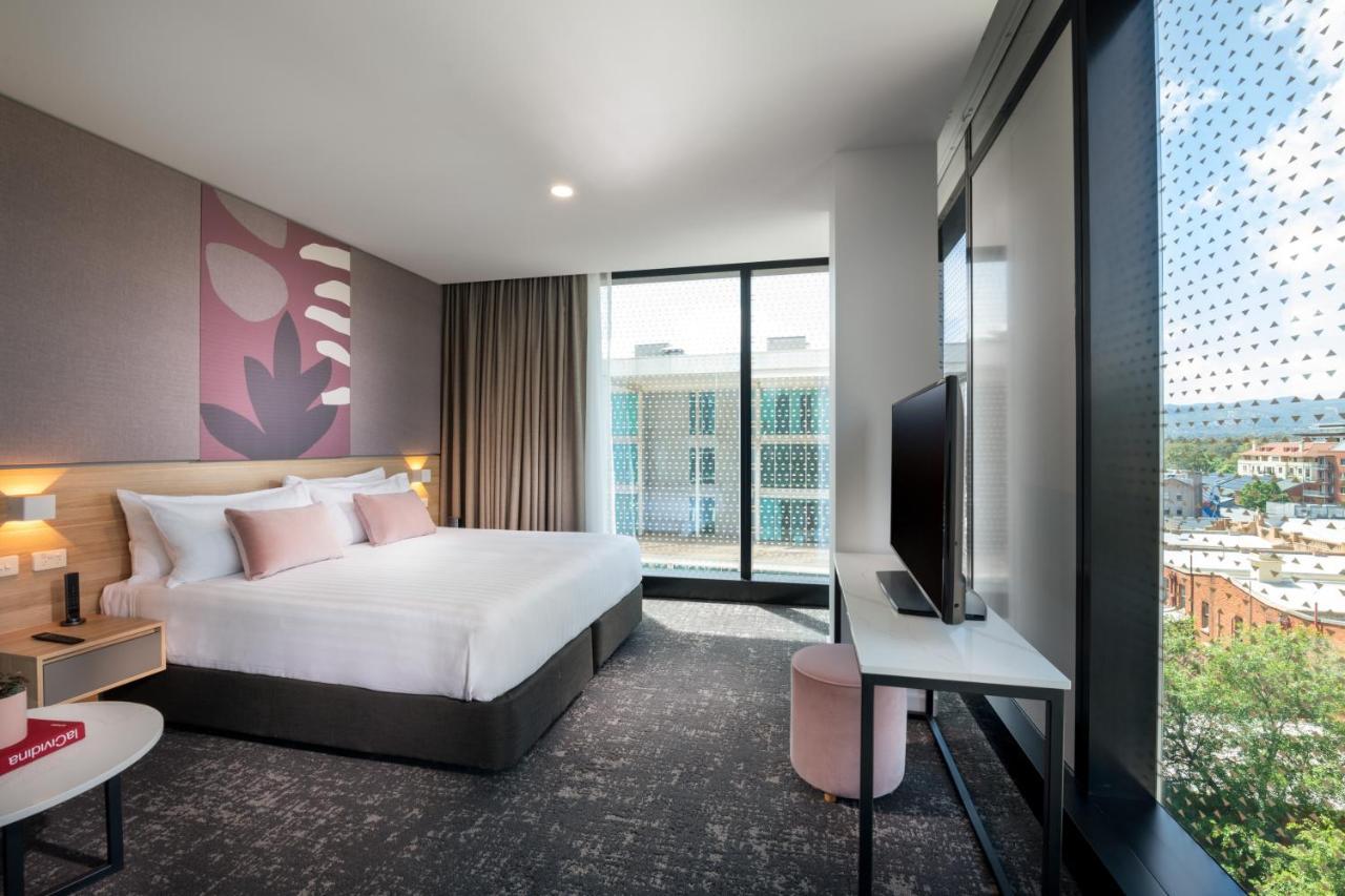 Crowne Plaza Adelaide, an IHG Hotel Exterior foto