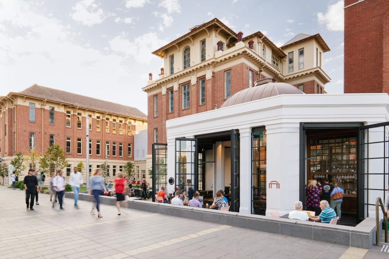Crowne Plaza Adelaide, an IHG Hotel Exterior foto