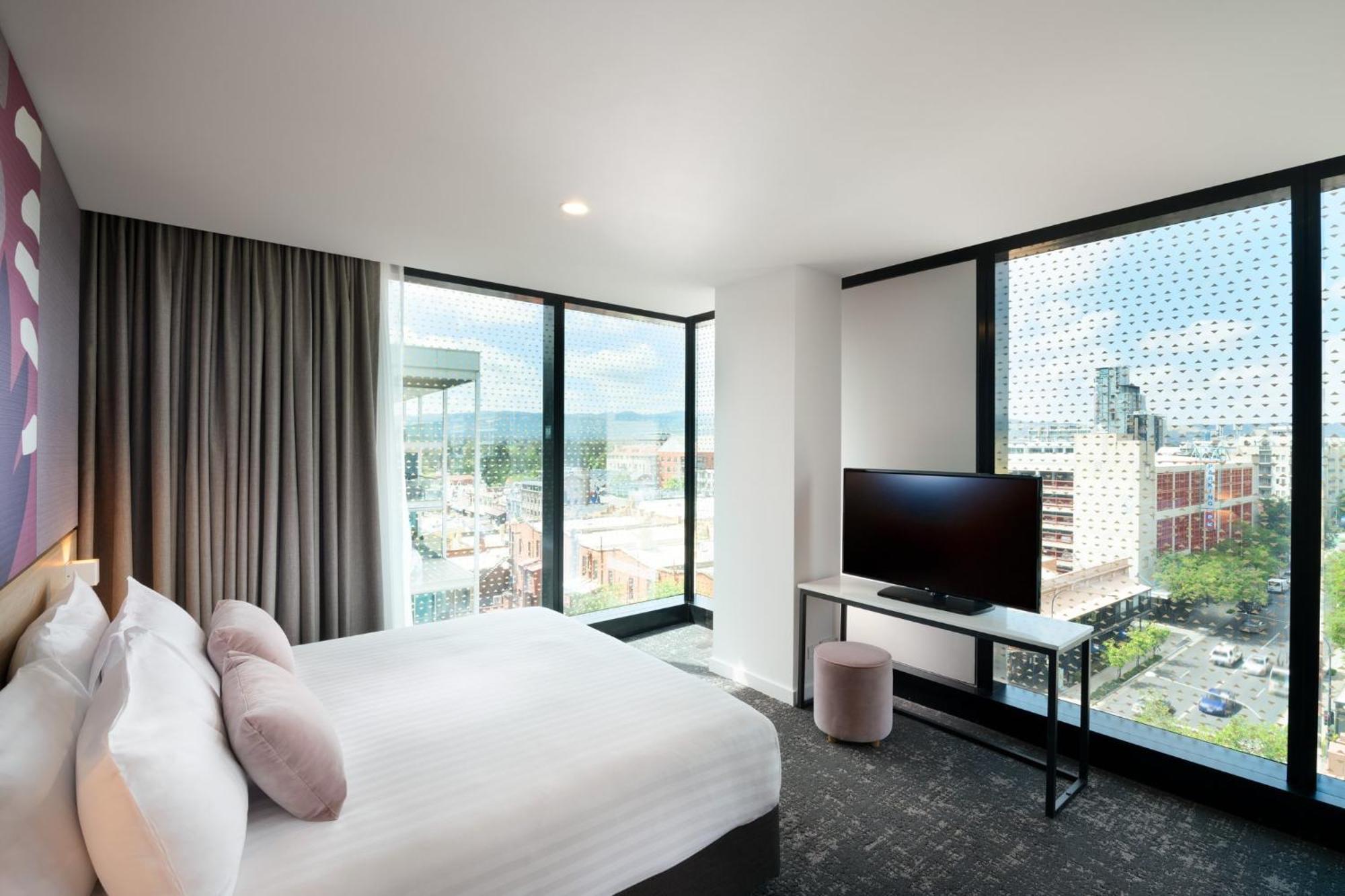 Crowne Plaza Adelaide, an IHG Hotel Exterior foto